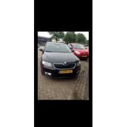 Skoda Octavia 1.6 TDI 81KW Combi 2014 Zwart