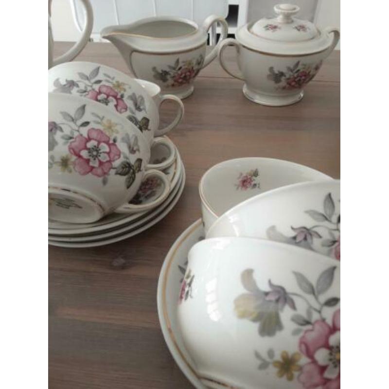 Oud servies HUTSCHENREUTHER ARZBERG BAVARIA 12 delig