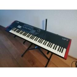 CME UF7 76-key midi controller keyboard met 9 faders