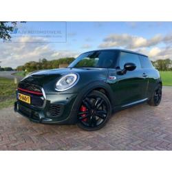 MINI Cooper JCW JOHN COOPER WORKS 2.0 AUT 231PK