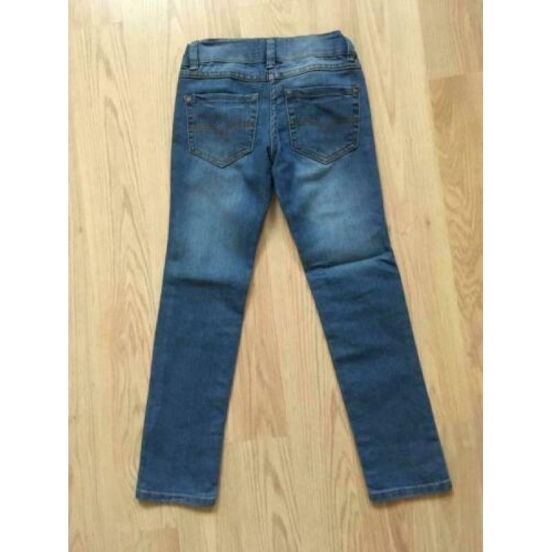 Jeans maat 128