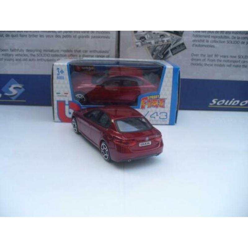 Bburago 1/43 Alfa Romeo Giulia Rood