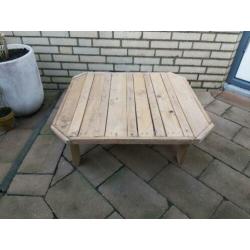 Leuke Lounge tafel nieuw gemaakt van pallethout