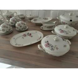 Oud servies HUTSCHENREUTHER ARZBERG BAVARIA 12 delig