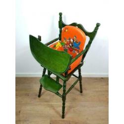 Vintage groene kinderstoel met vintage Disney zitkussen