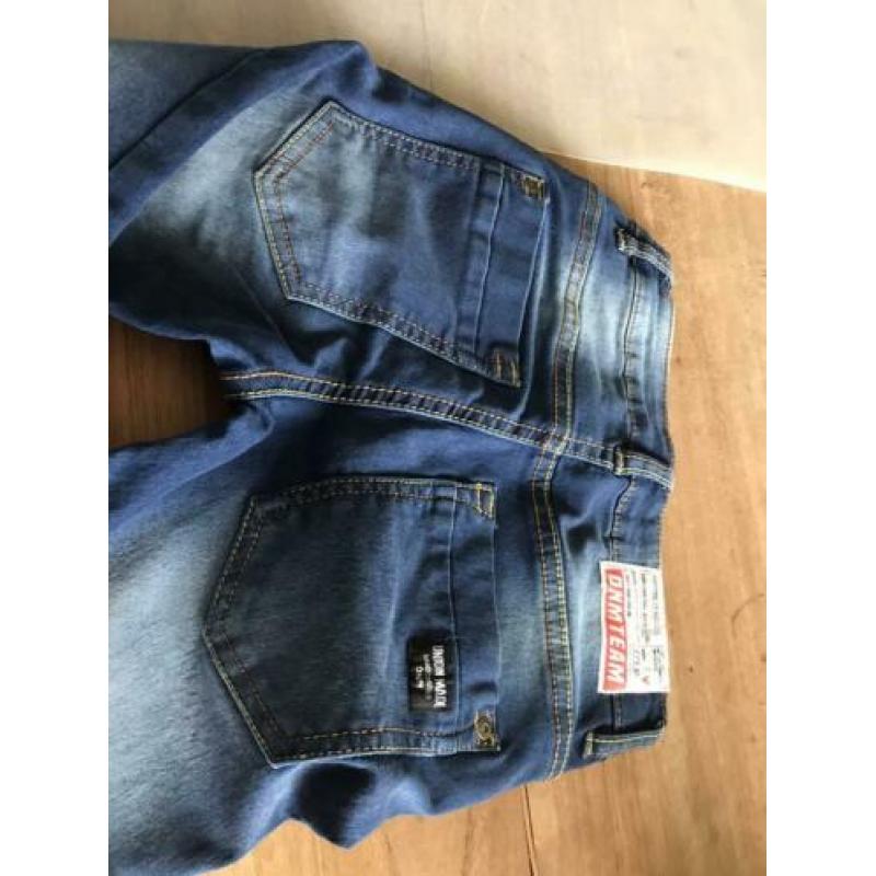 Jog denim jeans 3 x mt 134 1x mt 128 nieuw!