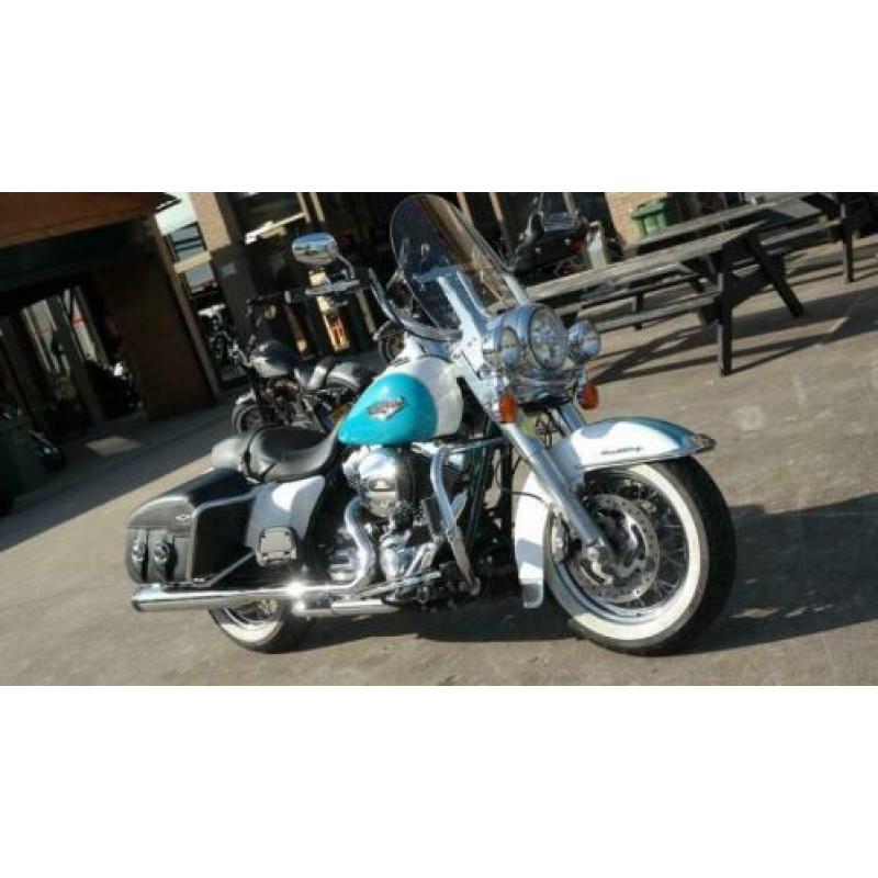 Harley-Davidson FLHRC Road King Classic (bj 2016)