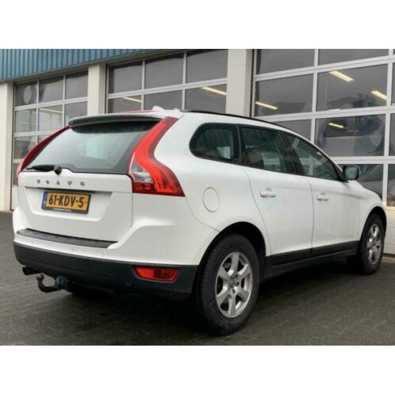 Volvo XC60 2.4D Momentum - Meeneemprijs ! Climate control Xe