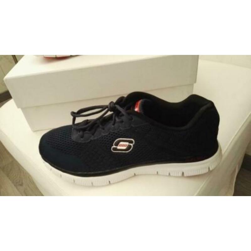 Skechers Sportschoenen/Sneakers - Maat 44 - zgan in doos!