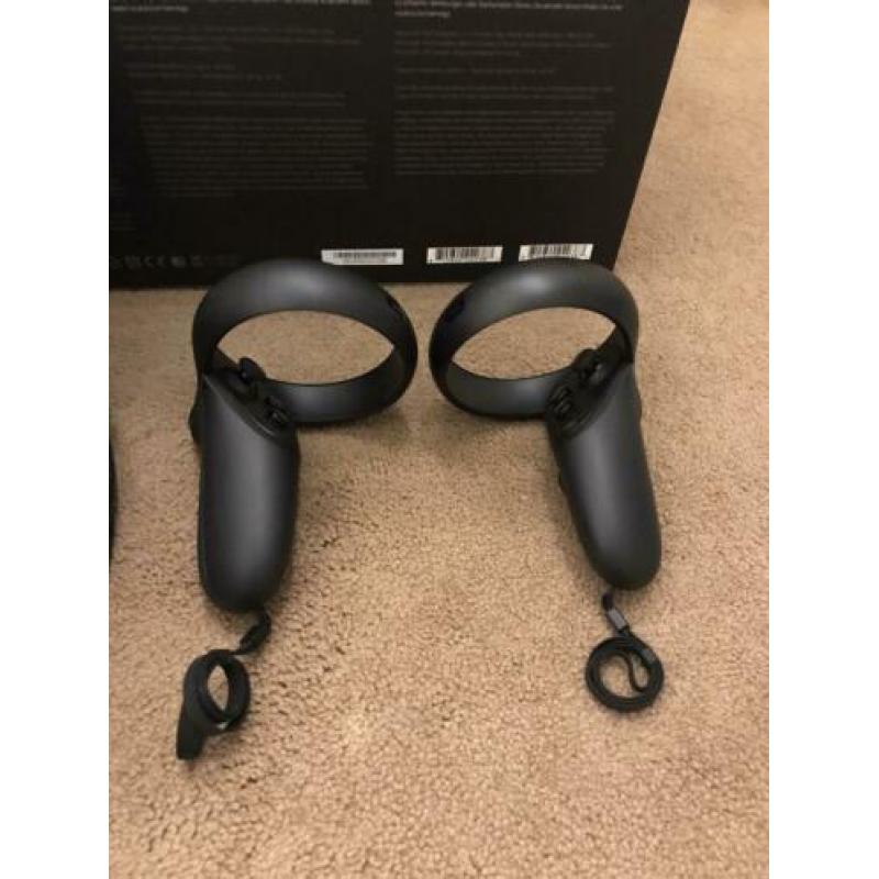 Oculus rift S met 2 touch controllers in uitstekende staat.