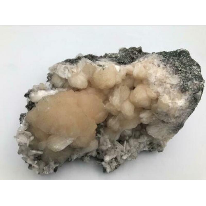 Grote zeoliet stilbiet apofyliet kristallen mineralen