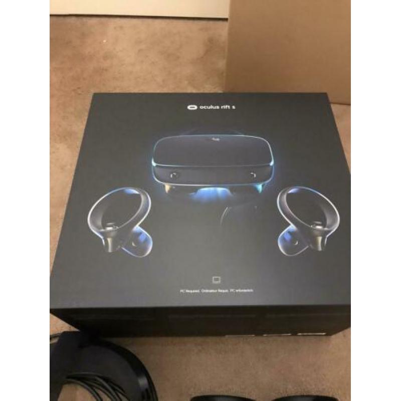 Oculus rift S met 2 touch controllers in uitstekende staat.