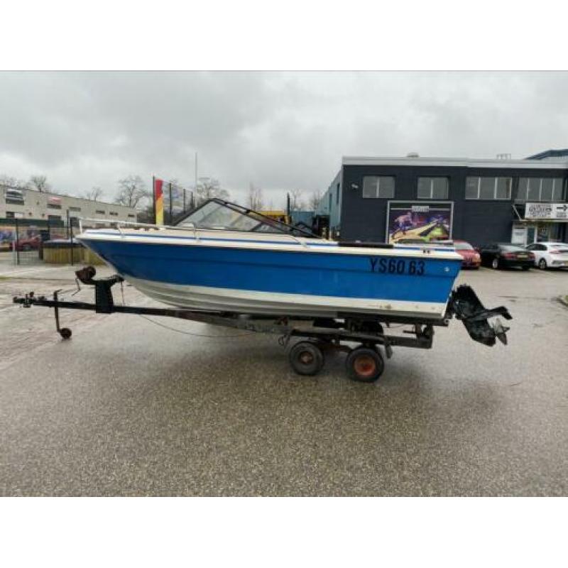 Nette speedboot met trailer en motor