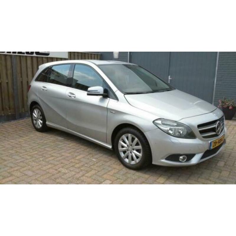 Mercedes-Benz B-Klasse 180 Ambition + AUTOMAAT + NAVIGATIE -