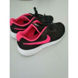 Nike sportschoenen sneakers maat 36,5