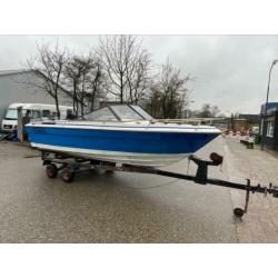 Nette speedboot met trailer en motor