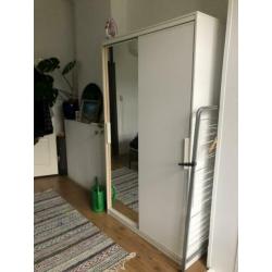 Ikea Morvik kast met spiegel