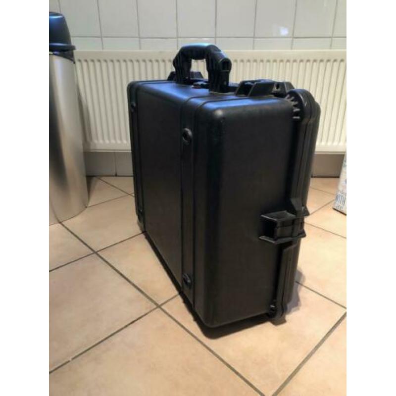 Peli Case 1600