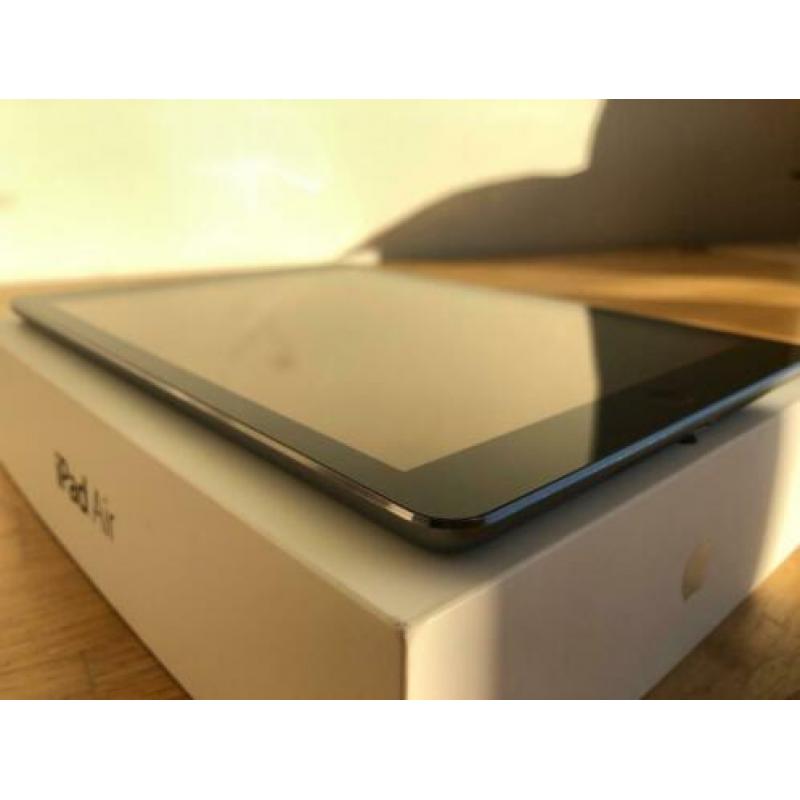 Apple iPad Air 32 GB. Zo goed als nieuw. Kompleet in de doos