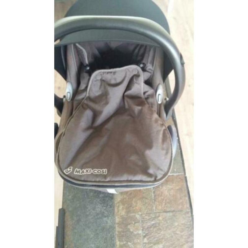 Maxi-cosi bassinet, stroller and carseat, and baby gear