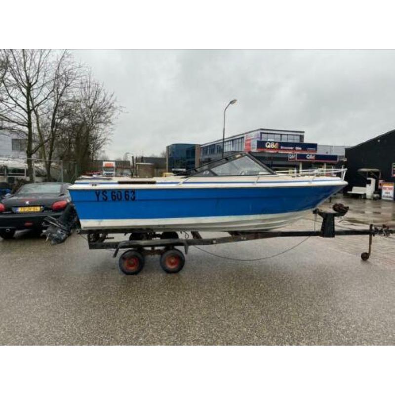 Nette speedboot met trailer en motor