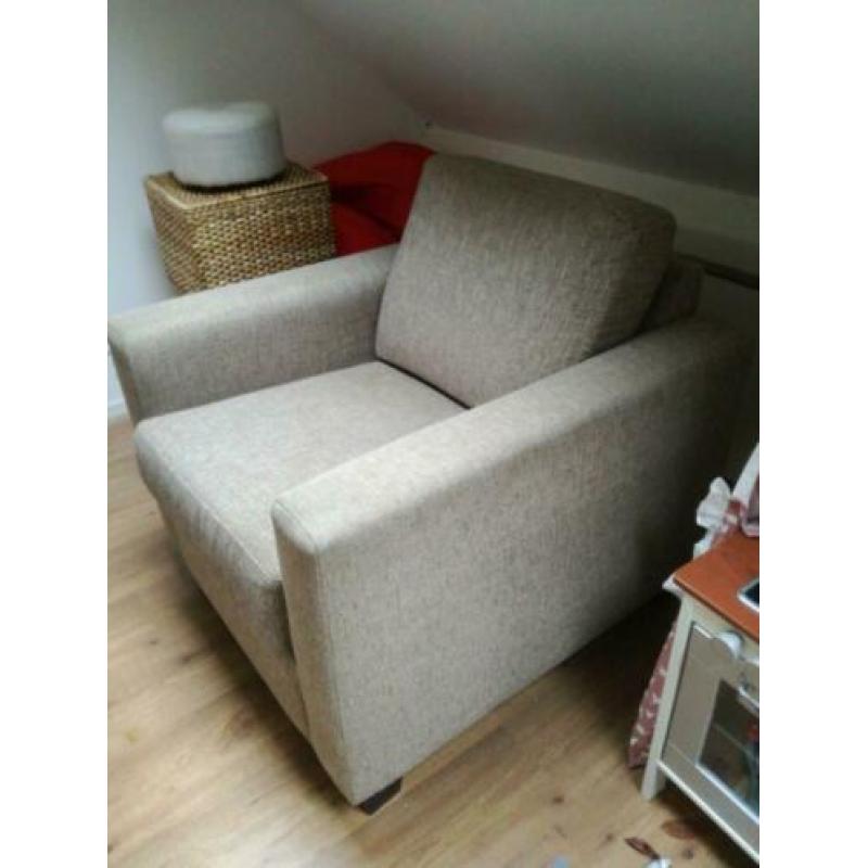 Beige fauteuil