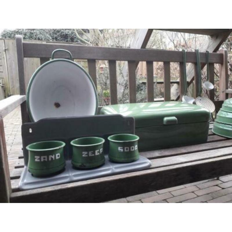 Groen emaille. Los of in 1 koop.