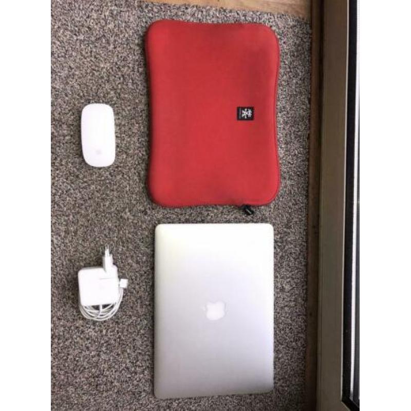 MacBook Air (mid 2013) 13 inch, 256GB SSD