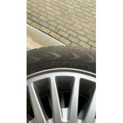 Volvo velgen met winterbanden , 205/55 R16