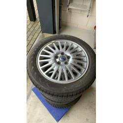 Volvo velgen met winterbanden , 205/55 R16