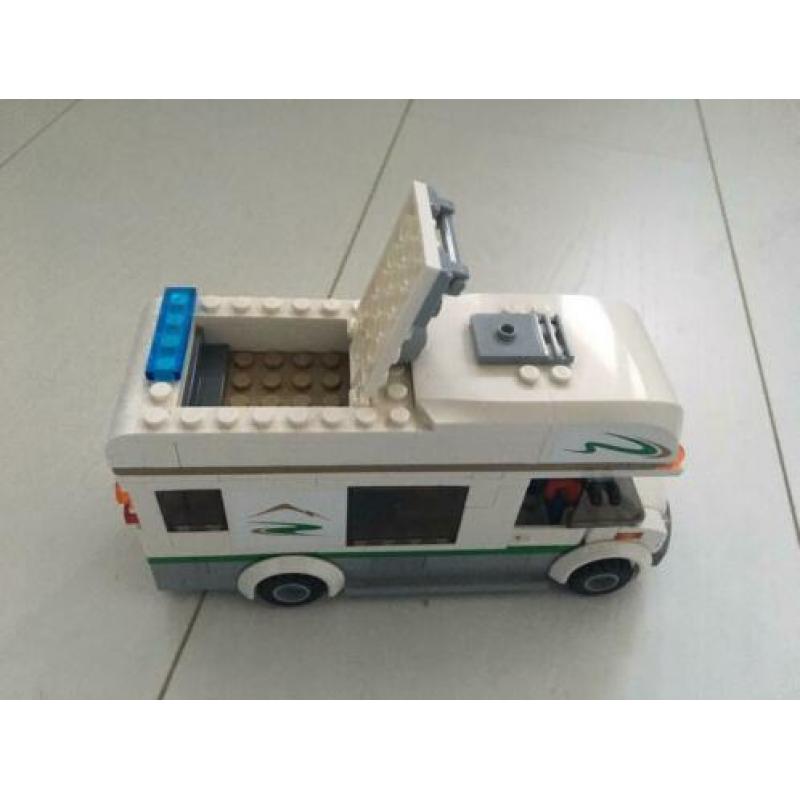 Lego city camper.