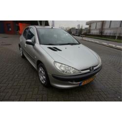 Peugeot 206 1.4 HDi X-line , 5 DEURS, AIRCO NETTE AUTO, X-LI