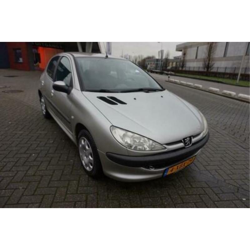 Peugeot 206 1.4 HDi X-line , 5 DEURS, AIRCO NETTE AUTO, X-LI