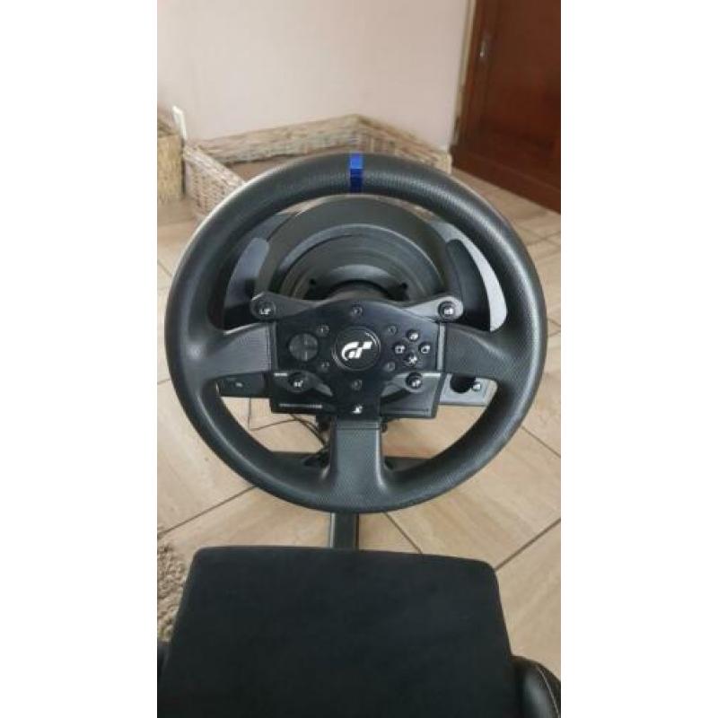 Playseat evolution met T300 rs gt met T3PA