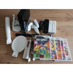 Wii nintendo console (sensorbar,controler,nunchuck, games)