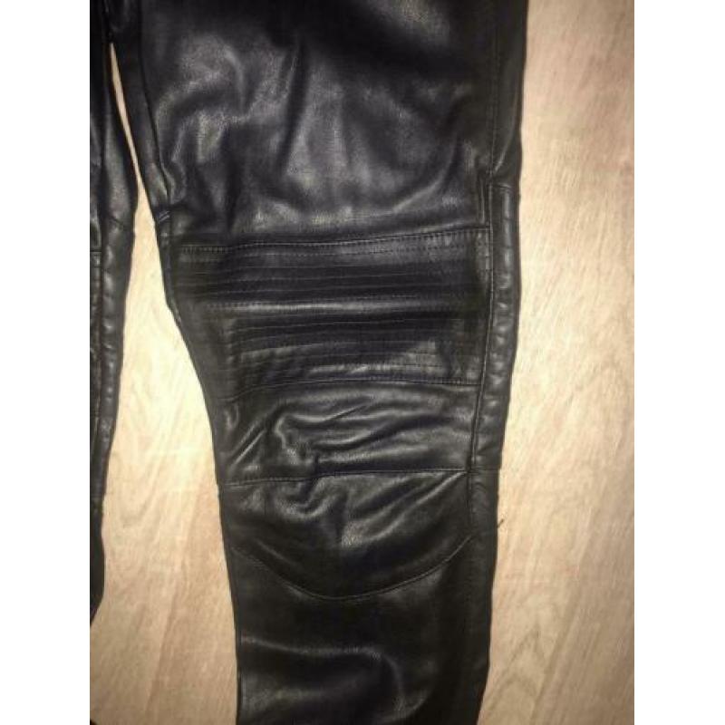 Kunst leren biker broek Zara maat 38 (S) ongedragen