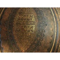 Grote holy bible met koper beslag en sluiting