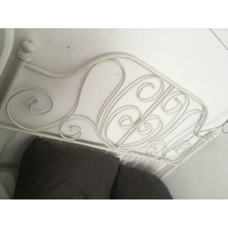 Frame bed wit 1,40 meter