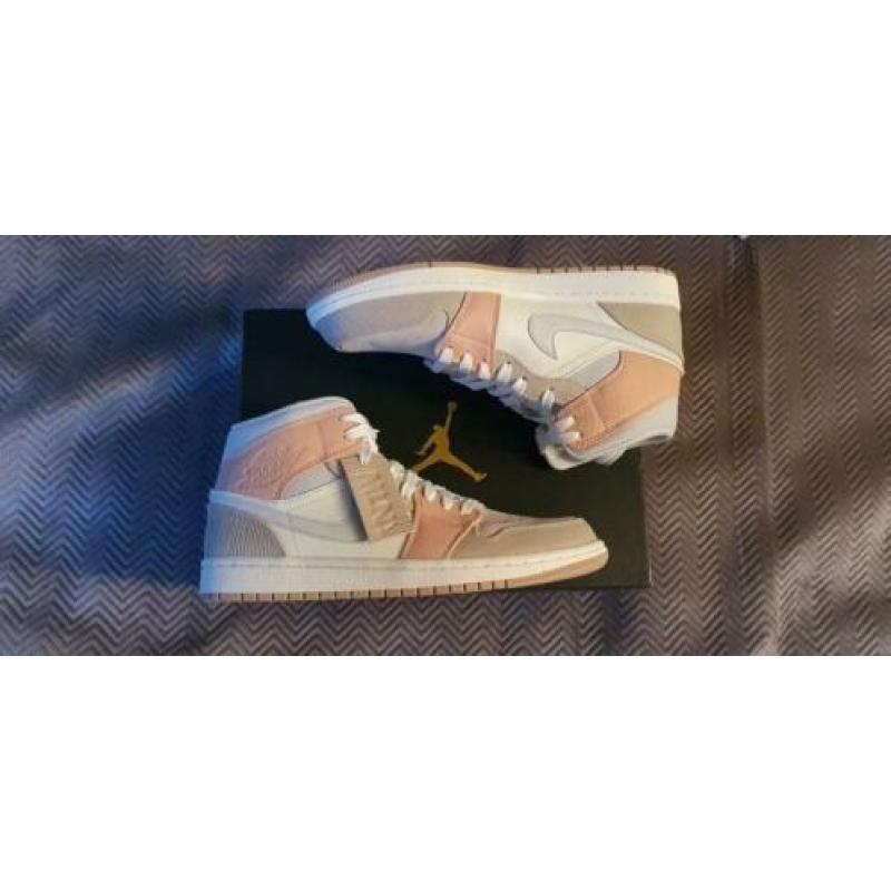 Air Jordan 1 Mid Milan (US8, UK7, EU41)