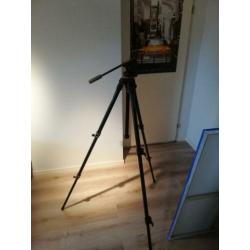 Manfrotto 144b professional tripod met model video head