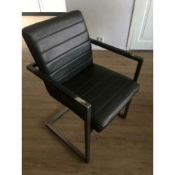 4 eetkamerstoelen €50