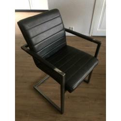 4 eetkamerstoelen €50