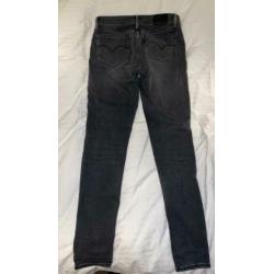 Levi’s 710 super skinny maat 27