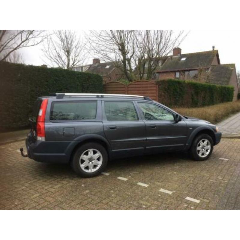 Volvo XC70 2.4 D5 AWD Geartronic 2005 Grijs 411500 km