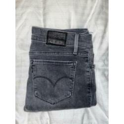 Levi’s 710 super skinny maat 27