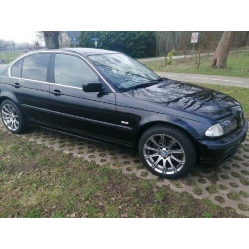 BMW 3-Serie 2.0 I 320 1999 Zwart