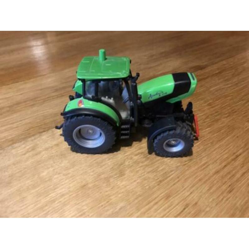 Siku 3055, Deutz-Fahr Agrotron K 110, Schaal 1:32