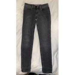 Levi’s 710 super skinny maat 27