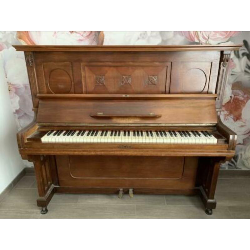 Te koop: Antieke piano