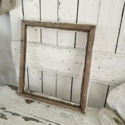 Oude shabby wit houten lijst